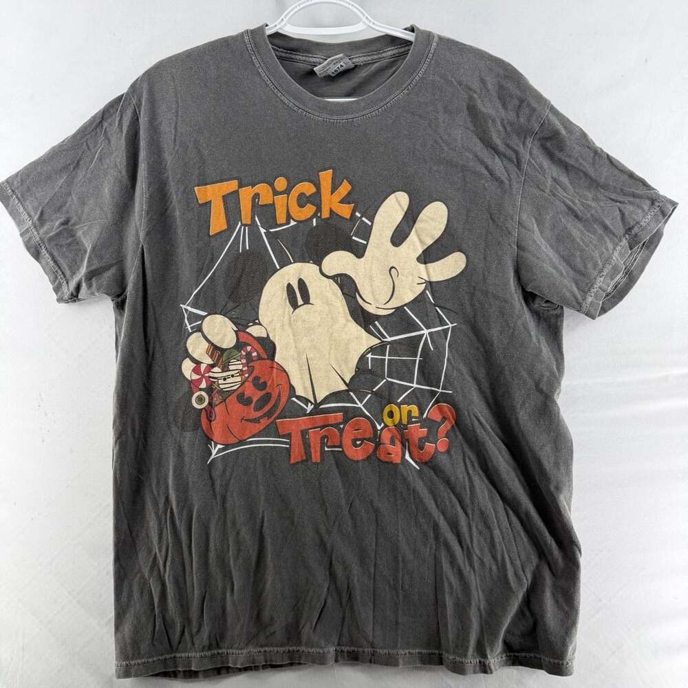 1674 Comfort Colors Mickey Mouse Halloween Trick Or Treat Size L